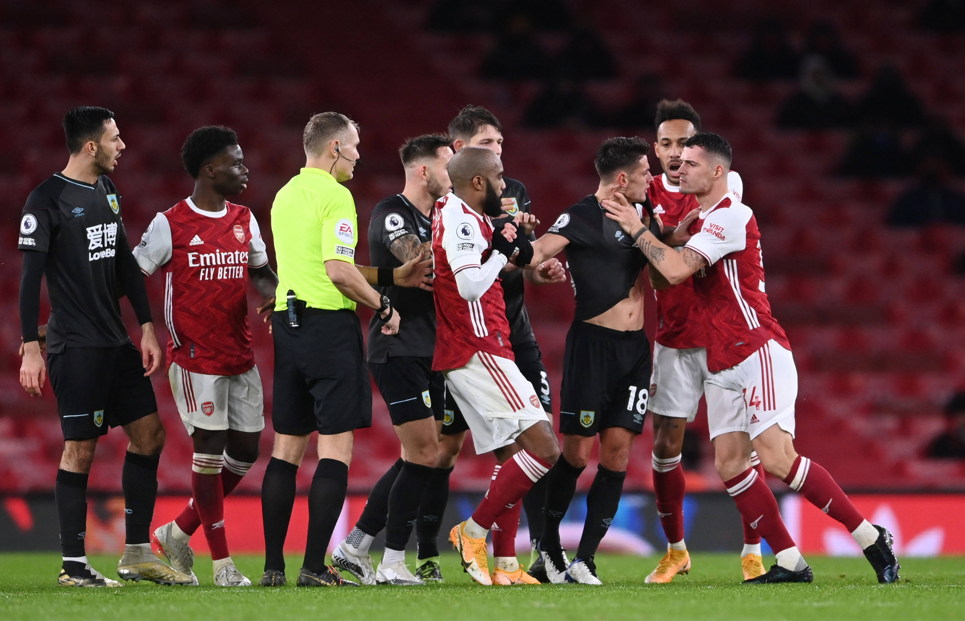 留下了懸念 留下了懸念